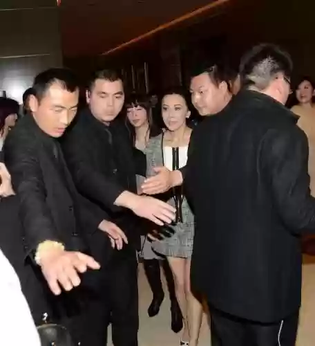明显保镖阵容